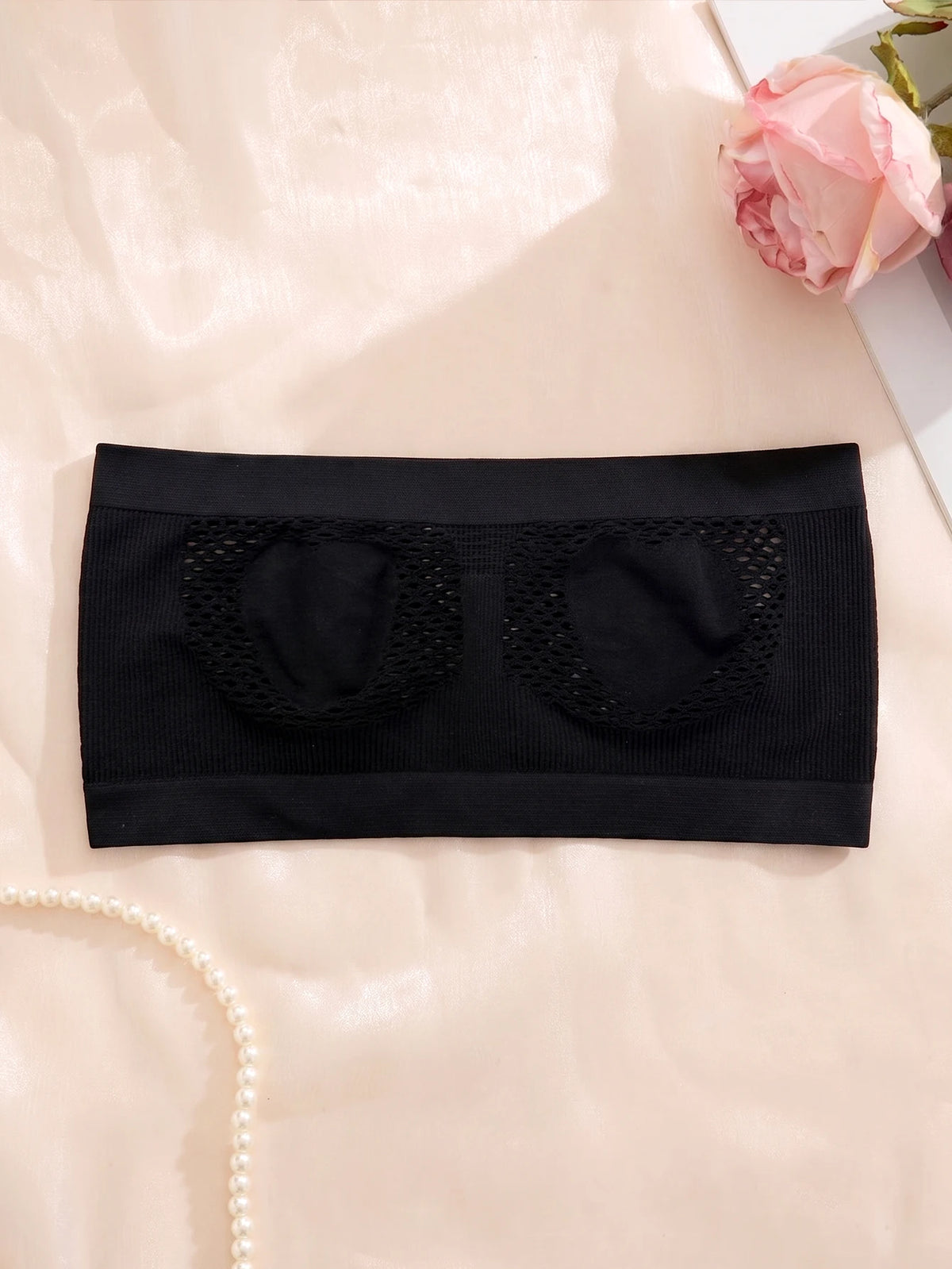 Women Strapless Sexy Bra Heart Hollow Out Seamless Bandeau Wireless Unlined Sexy Lingerie Tube Top