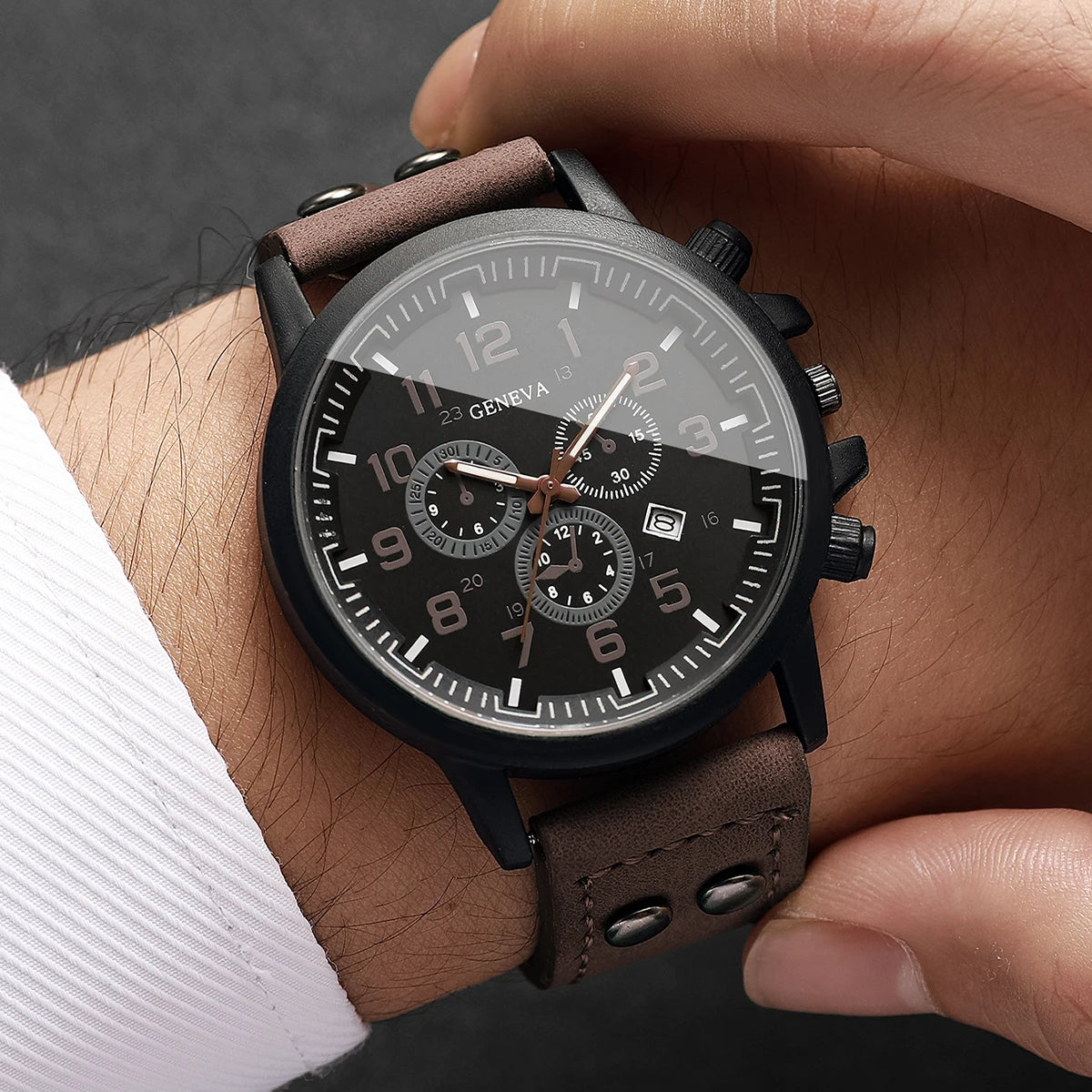 Fashion Military Men Sports WatchesLeather Strap Decorative Sub‑Dials Calendar Display Wristwatch Relogio Masculino（Without Box）