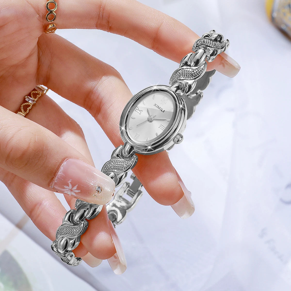 Luxury Gold Oval Women Quartz Watch Roma Dial Metal Bracelet Elegant Ladies Dress Wristwatch Clock Relogio Feminino（Without Box）