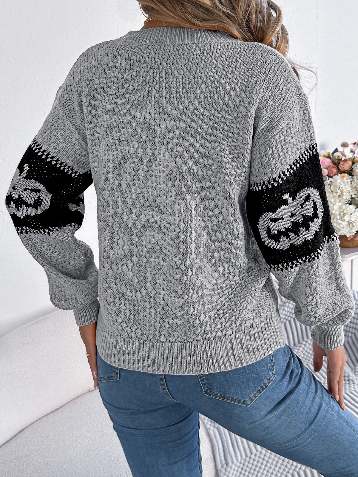 Halloween Women's Casual Autumn and Winter Elegant Contrasting Pumpkin Pattern Long Sleeved Pullover Sweater