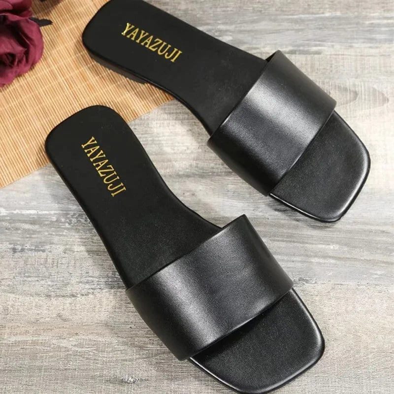 2023 Fashion Minimalist Slide Sandals – Women’s Open-Toe Beach Flats | شباشب نسائية صيفية 2023 – تصميم مينيمالي بحزام واحد مفتوحة من الأمام