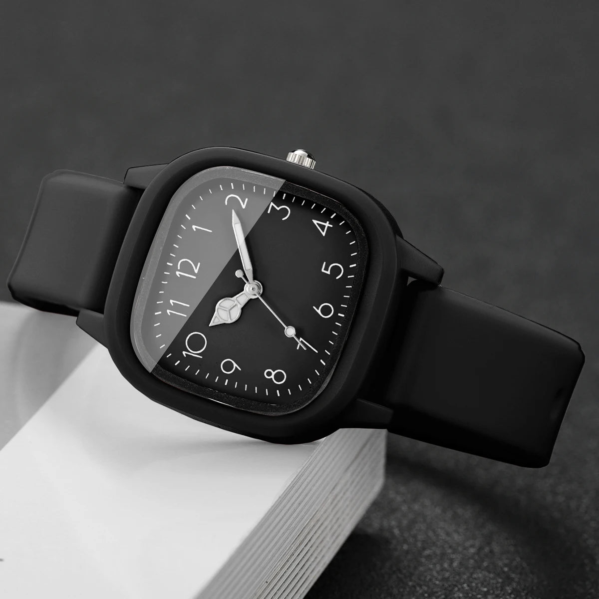 2PCS Fashion Women Watch Heart‑shaped Bracelet Set Square Black Dial Silicone Strap Wristwatch Relogio Feminino (Without Box)