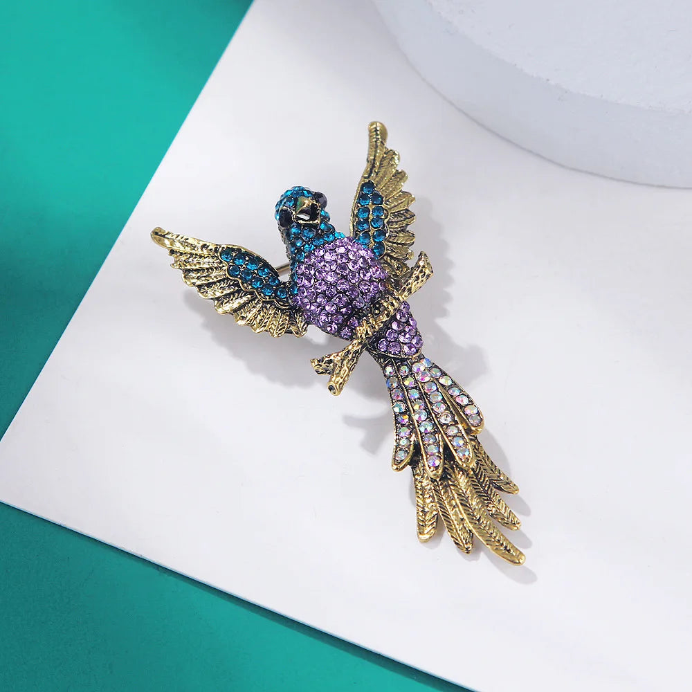 ZAKOL Exquisite Full Crystal Luxury Hummingbird Brooches Badges for Women Men High-end Classic Animal Pins Buckles