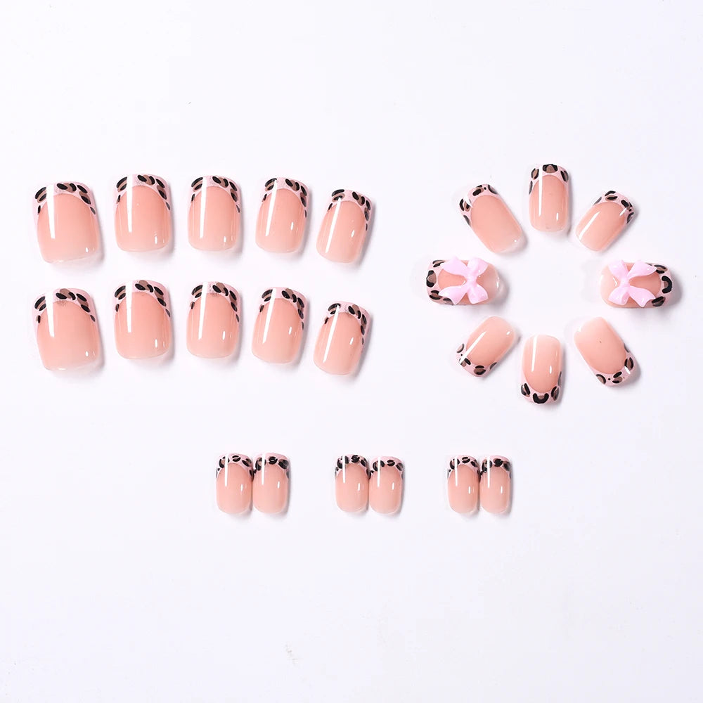 24Pcs Gold Ripple Brown Flowers Press On Nails with Rhinestones & Pearls أظافر لاصقة بتصميم زهور بنية وتموجات ذهبية مع اللؤلؤ والكريستال – 24 قطعة