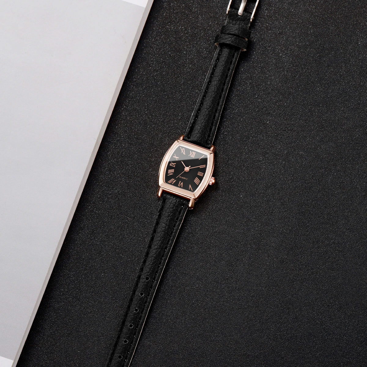Elegant Tonneau Women Quartz Watch Leather Strap Roman Dial Fashion Ladies Wristwatches Relogio Feminino（Without Box）