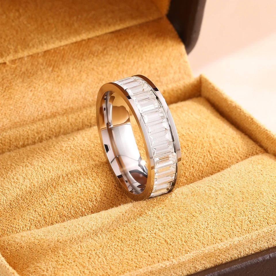 ZAKOL New Stainless Steel Clear Square Shiny Zircon Ring for Women Exquisite Iced Out Zirconia Wedding Band Ring Jewelry Gift