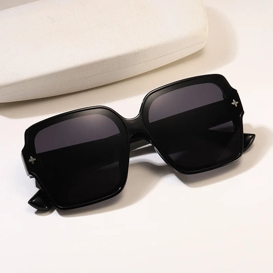 Luxury Women’s Retro Sunglasses – Large Frame UV400 Driving Shades