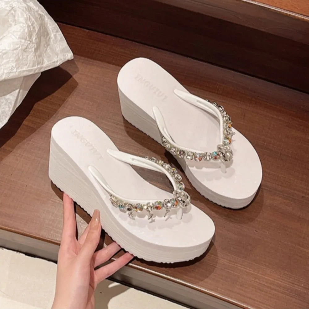 2025 Summer New High-heeled Flip Flops Women's Rhinestone Chain Pendant Thick Bottom Fashionable Clip on Sandals Beach Slippers