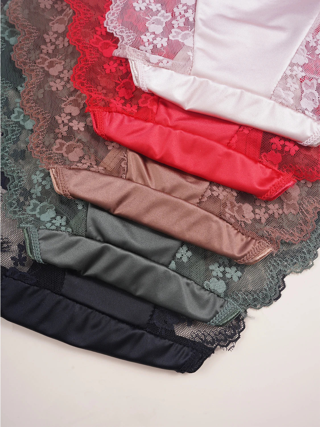 5PCS Solid Color Women's Underwear Sexy Lace Embroidery Small Flower Splicing Panties Mid Waist Briefs Suitable for All Seasons