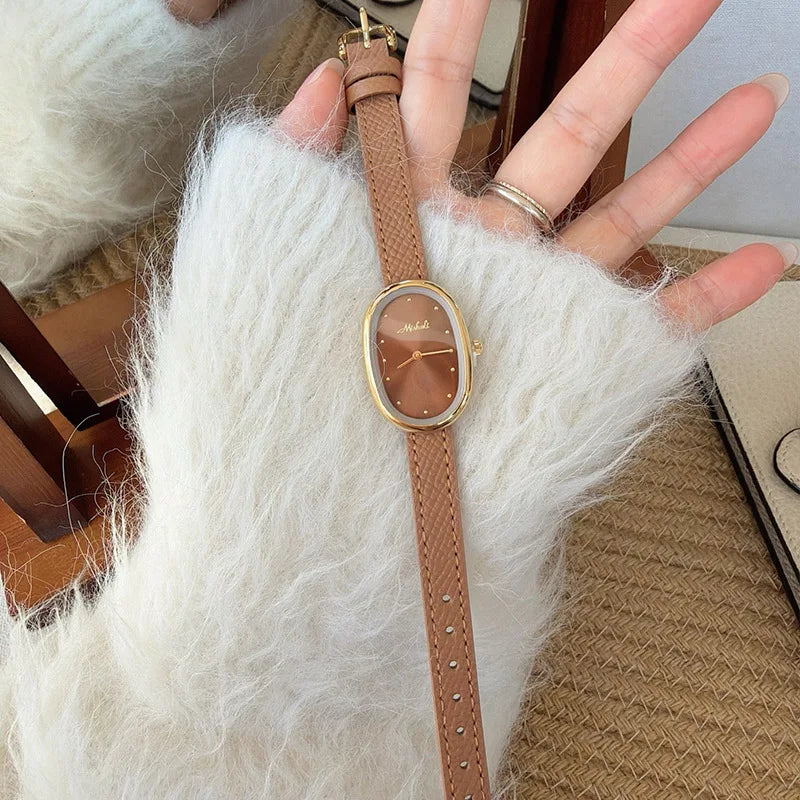 2026 New Luxury Red Lock Dial Women’s Watch – Quartz