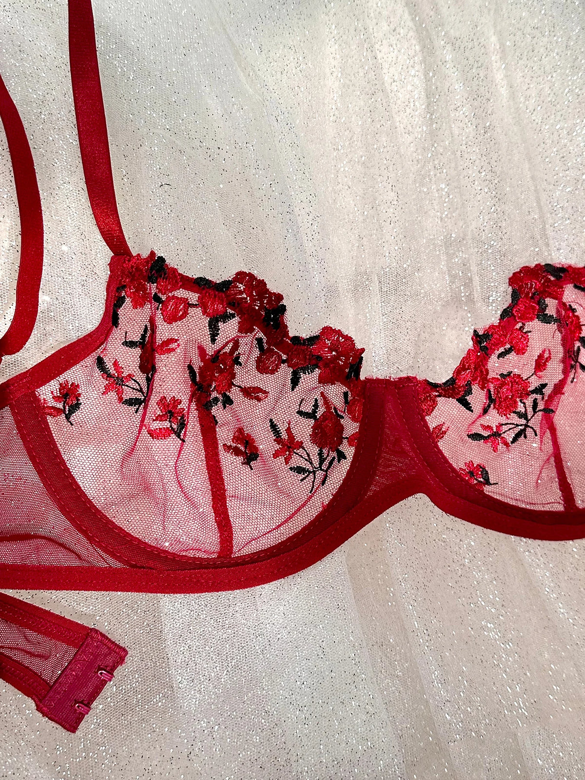 French-style floral embroidery lace lingerie set,sexy and pure desire sheer bra support,Valentine's Day party