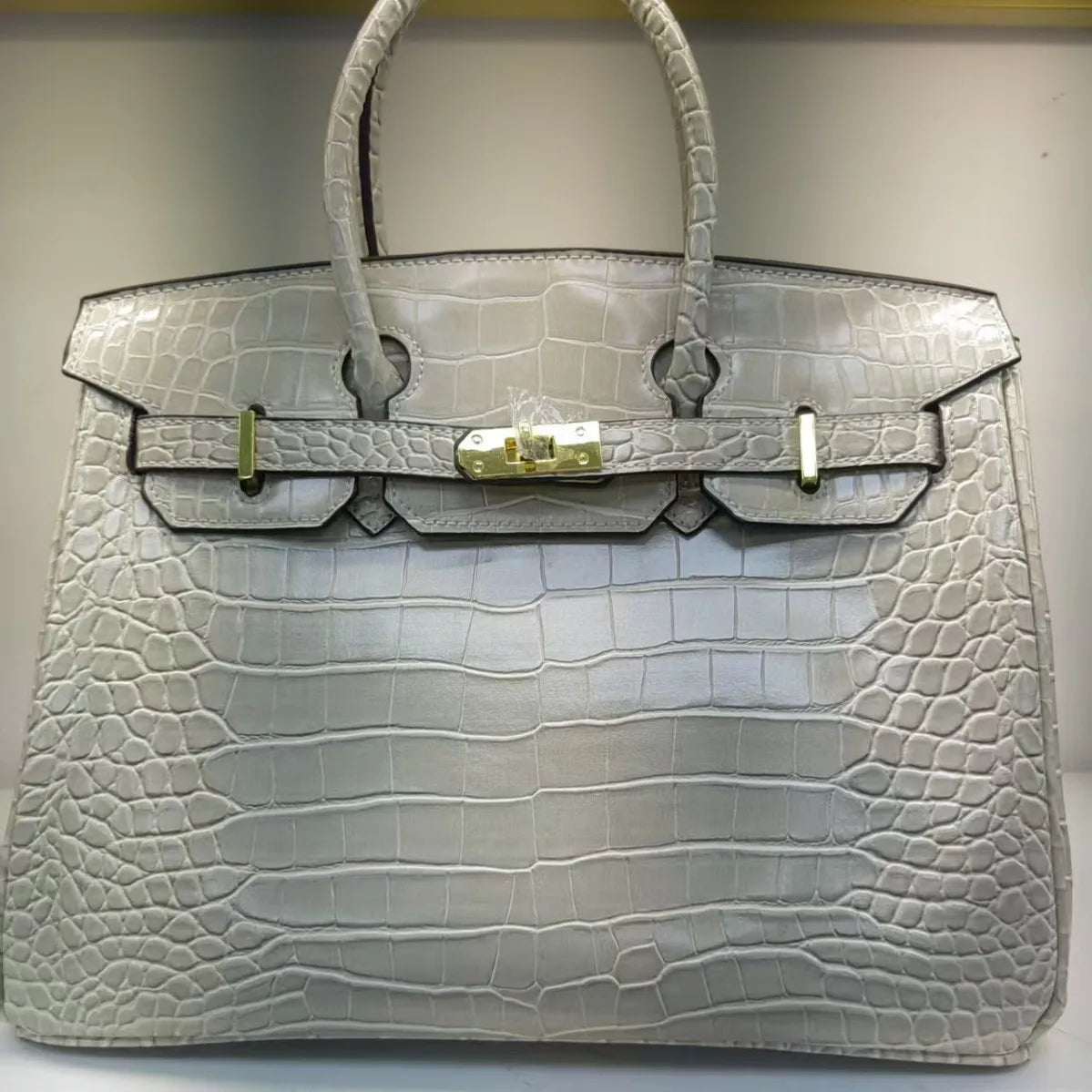 2026 New Model Crocodile Pattern Platinum Handbag – Gold Buckle