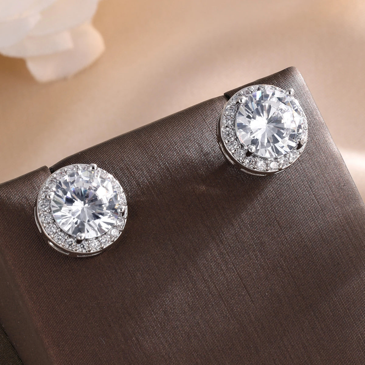 ZAKOL Silver-color Blue/Clear Brilliant Zirconia Pierced Stud Earrings Round Shape CZ Small Earring Women Exquisite Jewelry Gift
