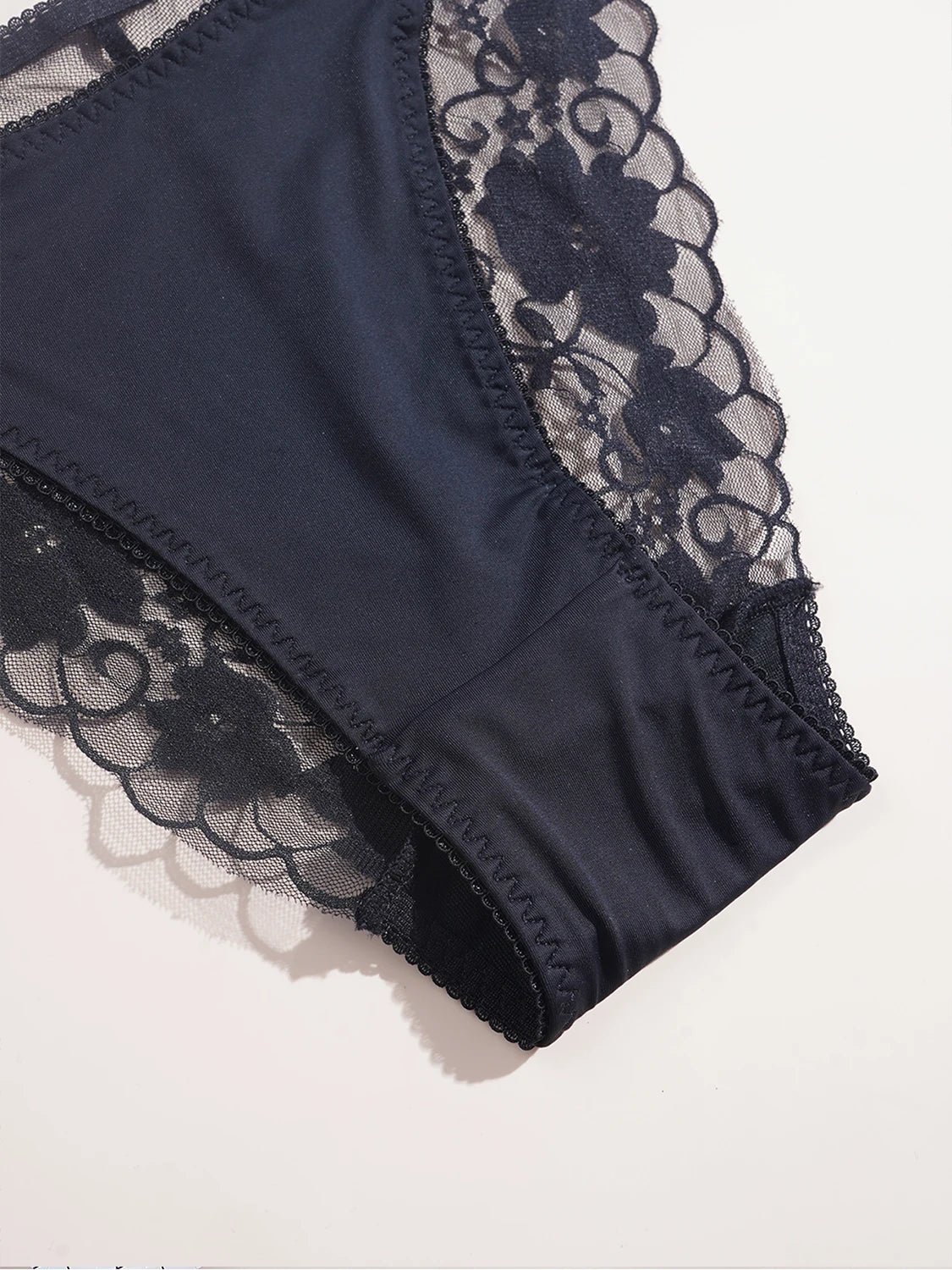 1PC Rhinestone Lace Sexy Girls Women Panties Solid Color Seamless Underwear Elegant Lace Floral Design Low Rise Briefs Lingerie