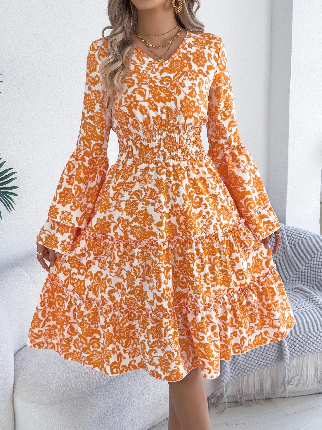 New Arrival Elegant V-Neck Contrast Floral Print Dress – Ruffled Flare Sleeve (Spring)