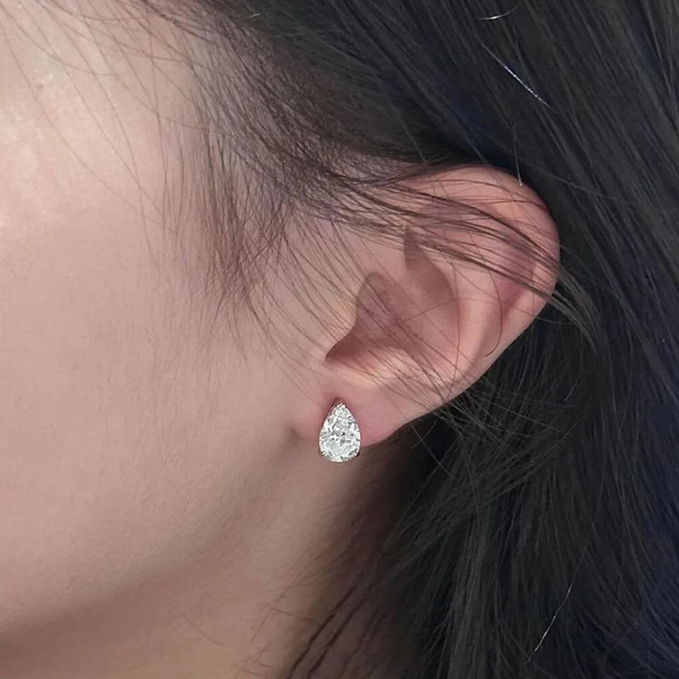 ZAKOL Pear Cut Solitaire White Zircon Mini Stud Earrings Exquisite Crystal Water Drop CZ Earring Jewelry Gift for Women Girls