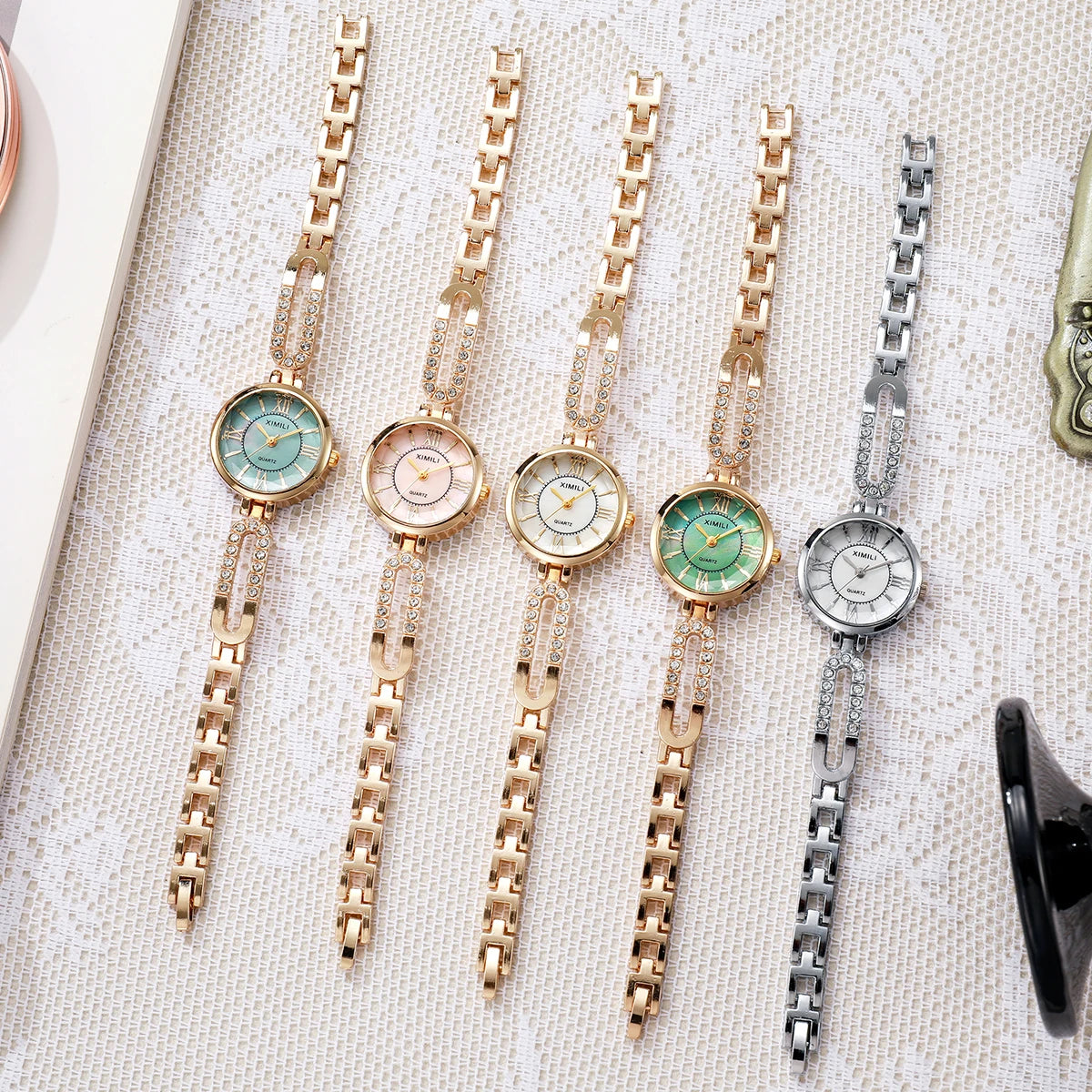 Fashion Roma Dial Women Quartz Watch Luxury Rhinestone Golden Bracelet Strap Ladies Wristwatches Relogio Feminino（Without Box）