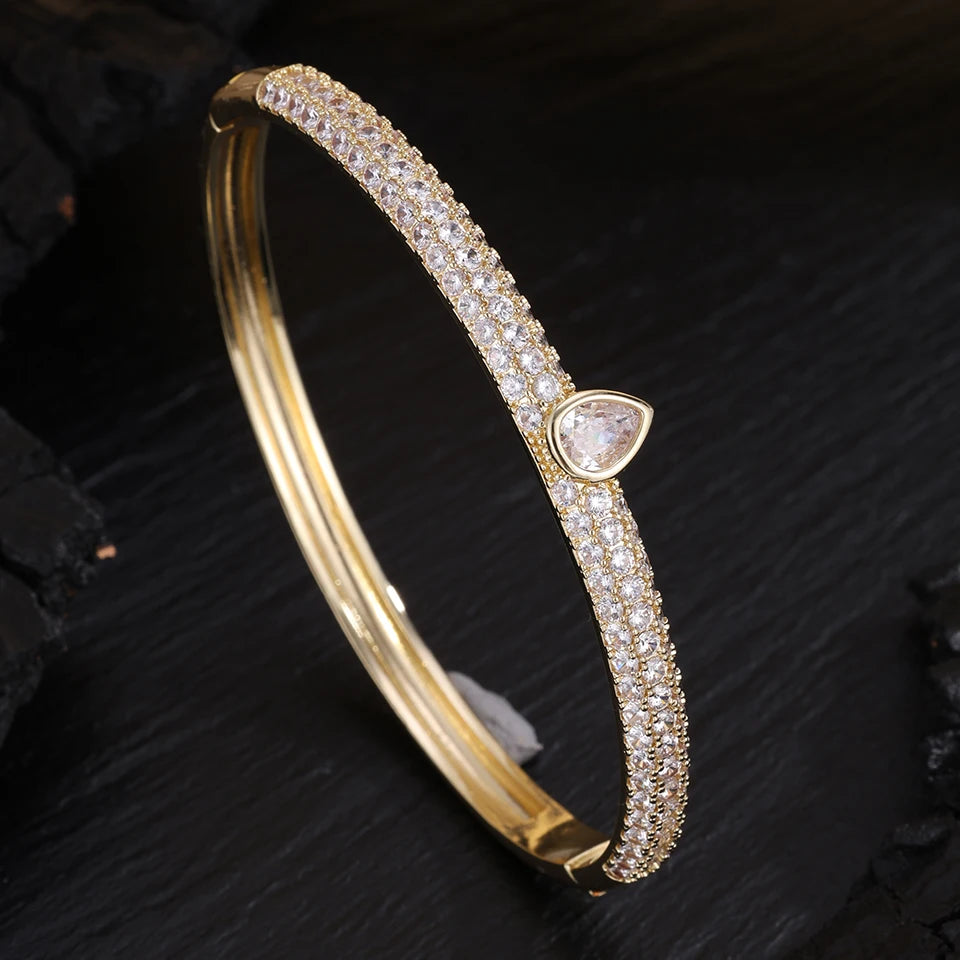 ZAKOL 1pcs Micro Paved Zirconia Single Water Drop Charm Bracelet for Women Full CZ Bangles Exquisite Holiday Jewelry Gifts