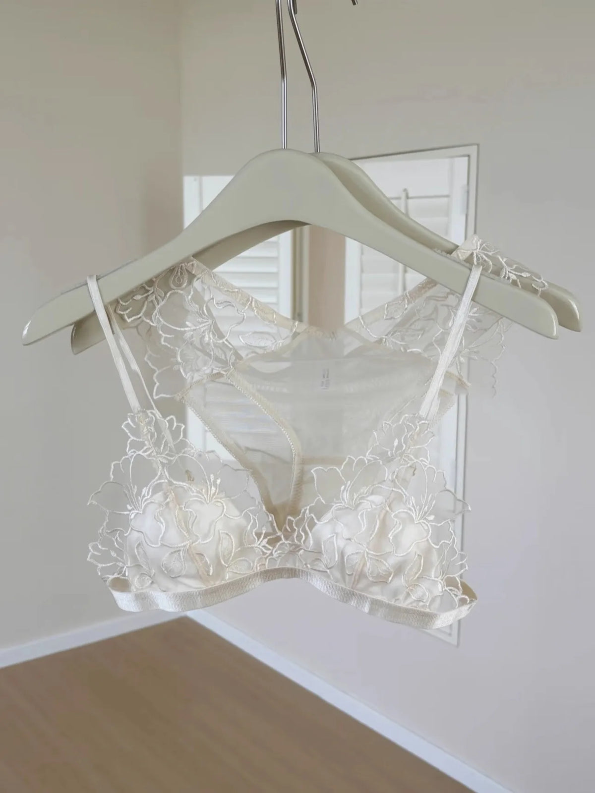 Sexy French Lace Bralette & Underwear Set, Lightweight Wireless Triangle Cup Bra for Women, Pure Elegant Small Boobs S-XL MOYISU