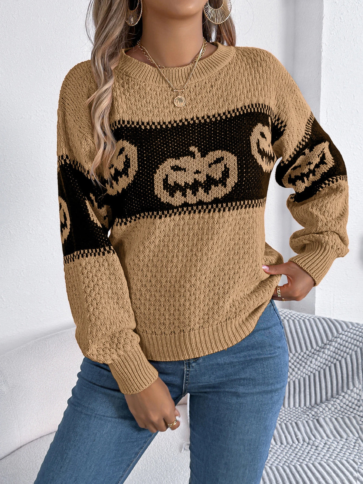 Halloween Women's Casual Autumn and Winter Elegant Contrasting Pumpkin Pattern Long Sleeved Pullover Sweater