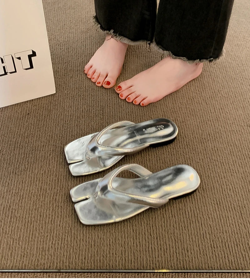 2025 Summer Women's Clip Toe Slippers Fashion Flats Slides Comfort Outdoor Beach Vacation Flip Flop