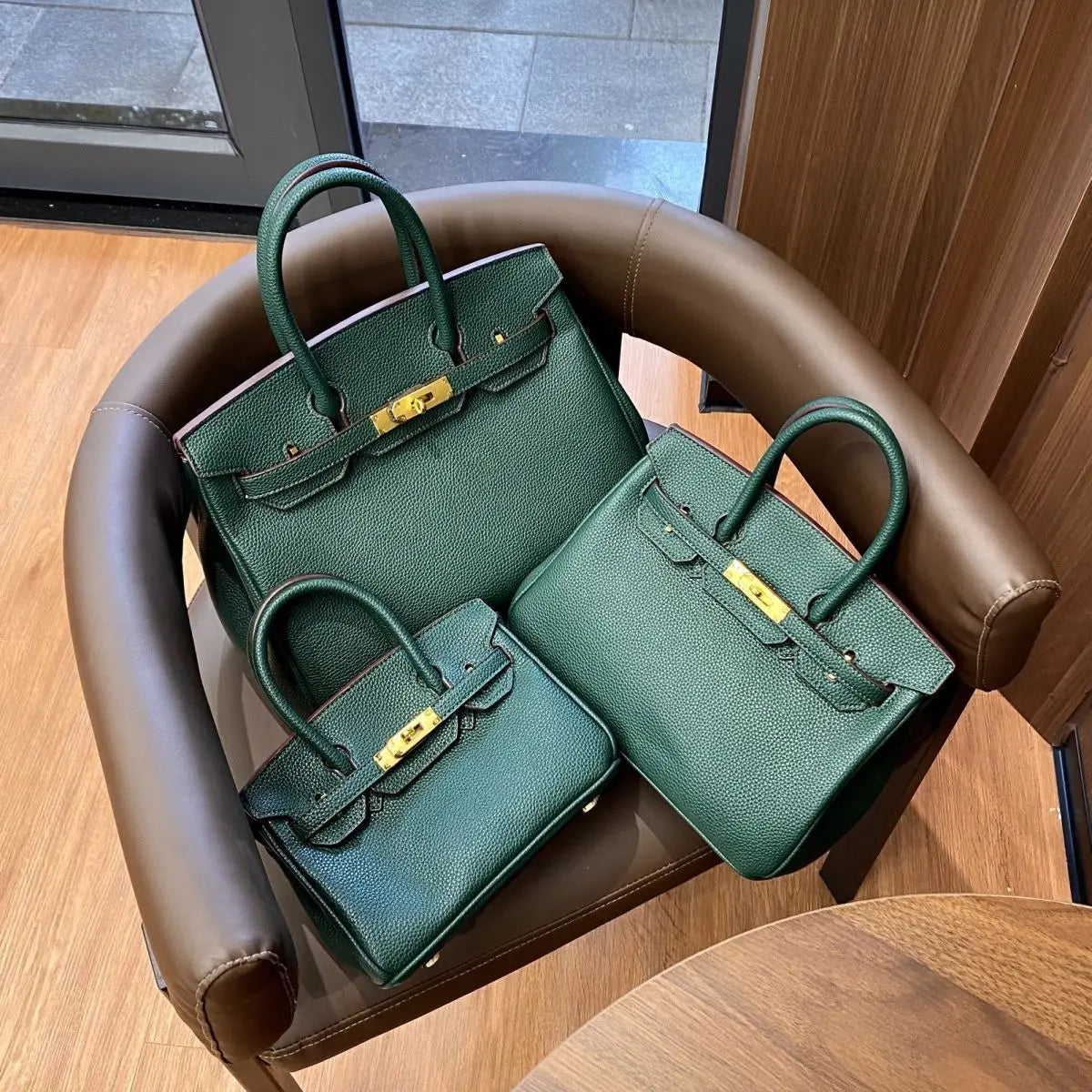 New Platinum Style Women’s Handbag – Large Capacity