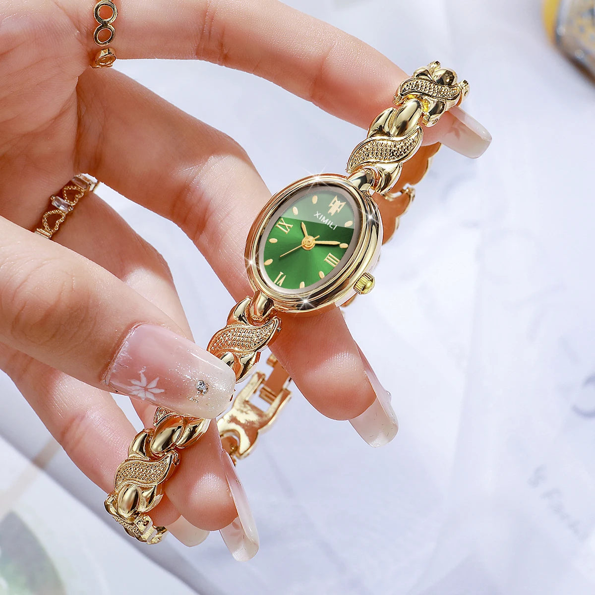 Luxury Gold Oval Women Quartz Watch Roma Dial Metal Bracelet Elegant Ladies Dress Wristwatch Clock Relogio Feminino（Without Box）