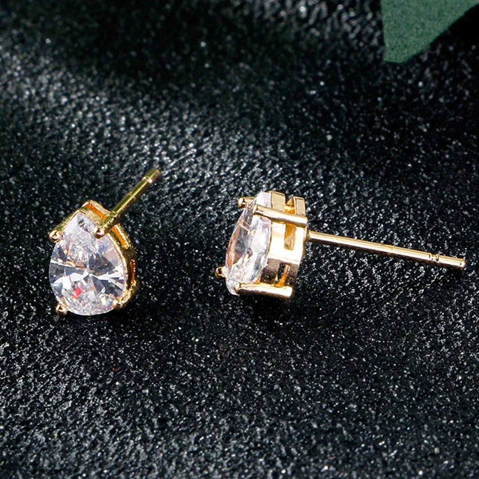 ZAKOL Pear Cut Solitaire White Zircon Mini Stud Earrings Exquisite Crystal Water Drop CZ Earring Jewelry Gift for Women Girls