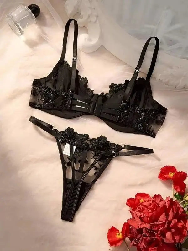 French Black Embroidered Lace Underwear Set Elegant Feminine Design Bra And Panties Combo for Women
