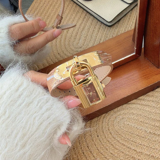 2026 New Luxury Red Lock Dial Women’s Watch – Quartz