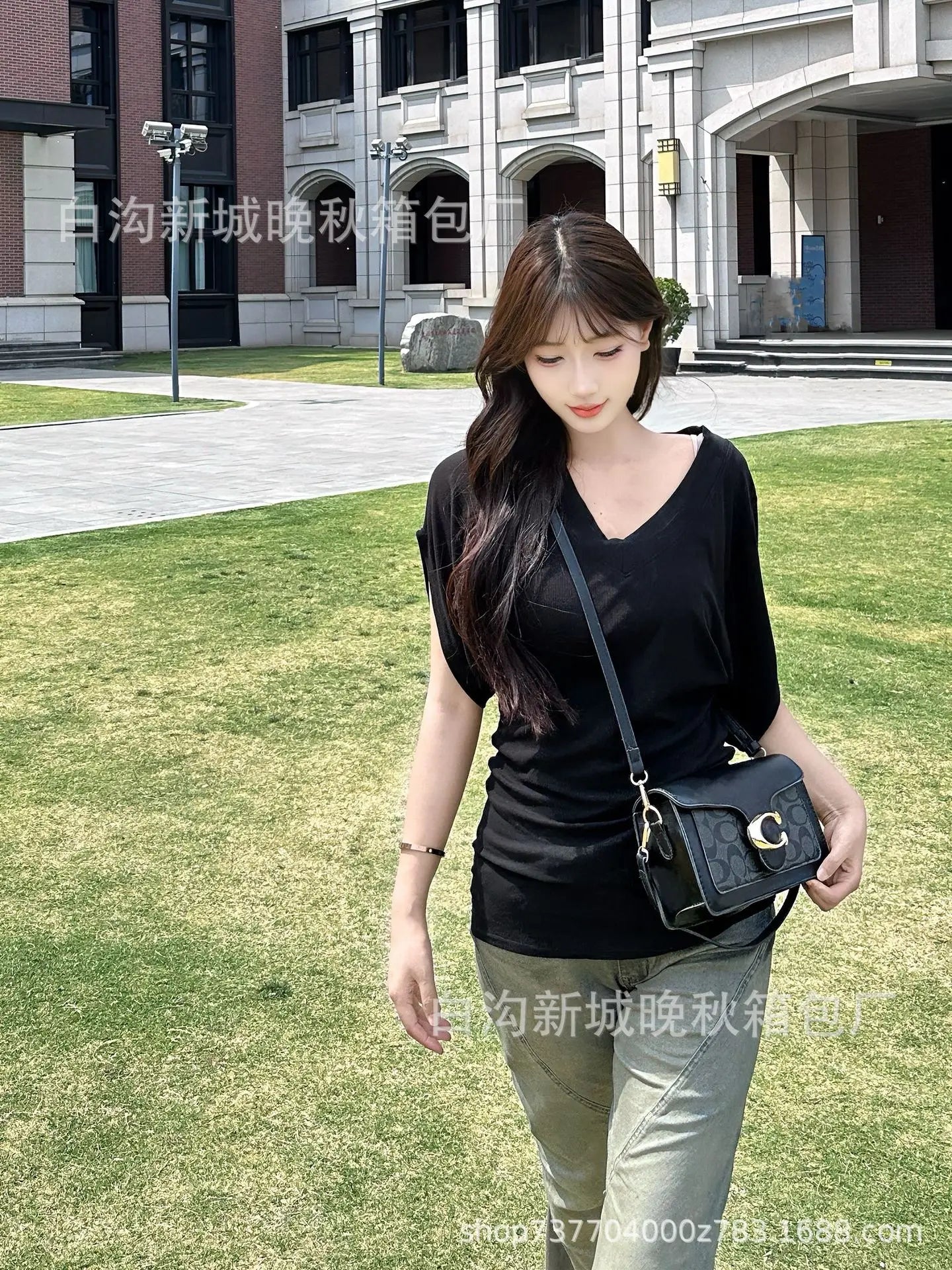 Koujia Rhombic Taby Chain Bag – Elegant Portable Crossbody for Chic Looks شنطة كوجيا تابـي الأنيقة – تصميم هندسي بسلسلة، كروس بودي وعصرية