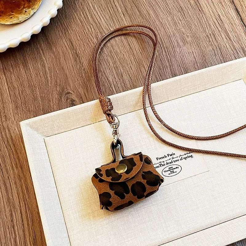 LATS Red Heart Pendant Necklace Vintage 80s Aesthetic Love Inspired Choker New Fashion Romantic Heart Necklace for Women