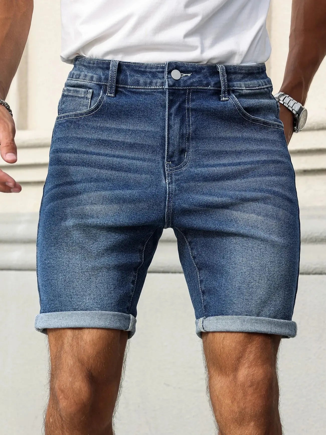 Men's summer denim shorts, with a blue retro texture. The style is simple, casual, and street-style.