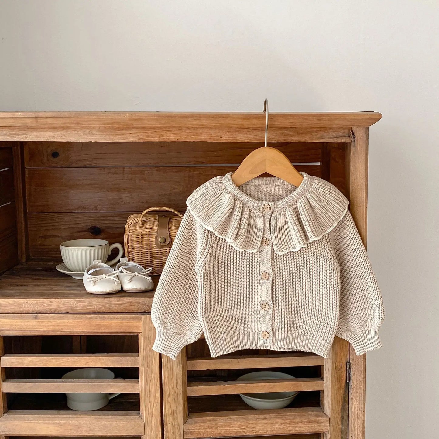 INS Spring and Autumn Infants' 0-3 Year Old Girl Baby Fashion Ruffle Collar Knitted Coat Small Cardigan Sweater Top