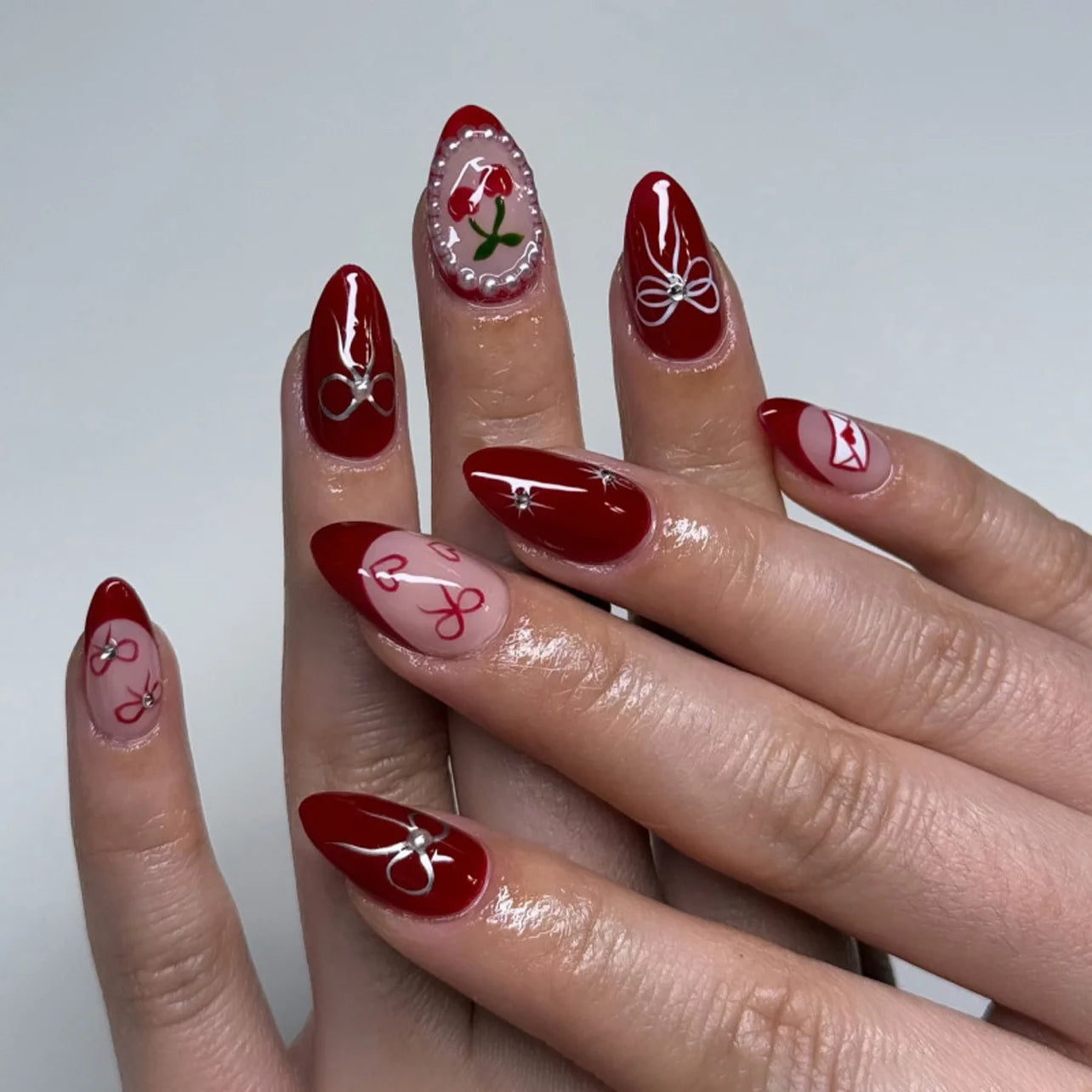 24Pcs Wine Red Almond Bow Heart Designs Press on Nails Glitter Cat Eye Diamond Nail Patch Wearable Elegant Full Cover Nail Tips