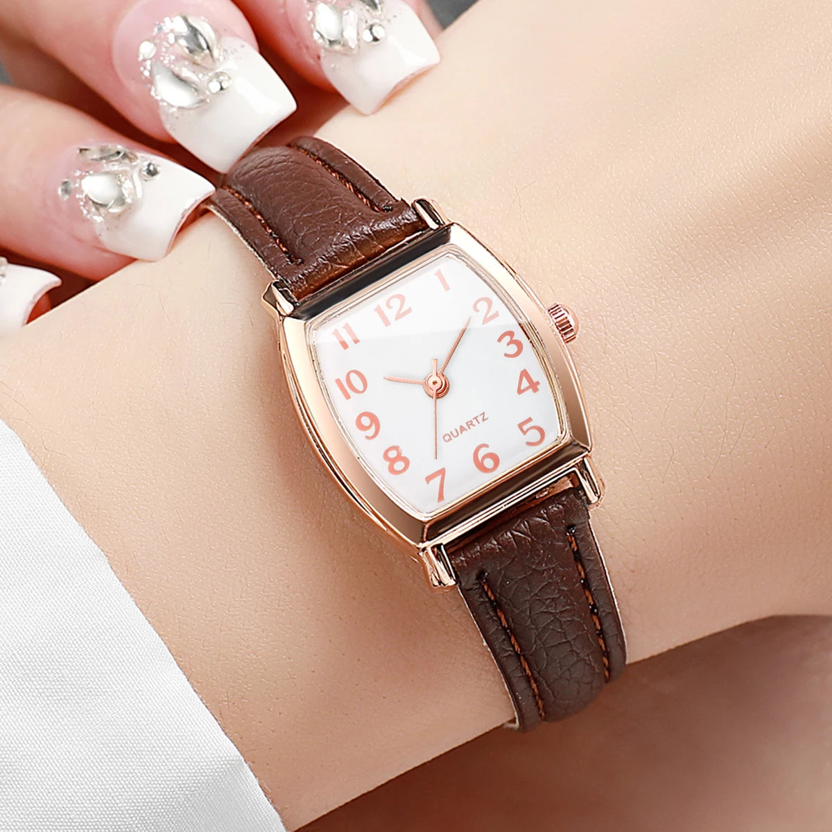 Elegant Tonneau Women Quartz Watch Leather Strap Arabic Dial Fashion Ladies Wristwatches Relogio Feminino（Without Box）