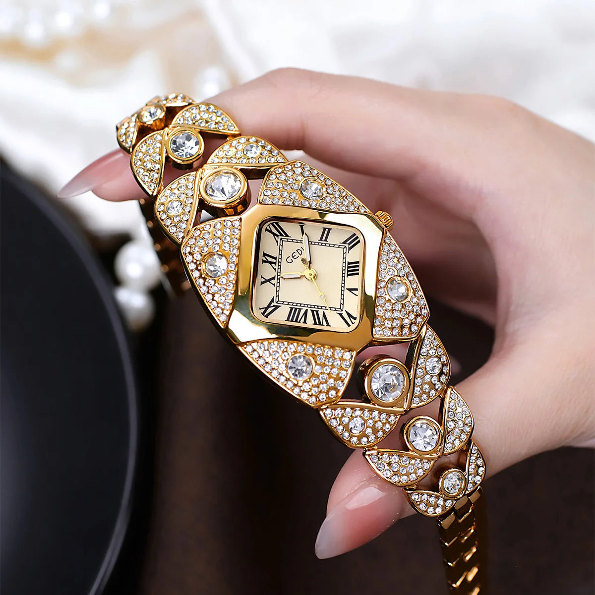 2026 New Light Luxury Diamond Bracelet Women’s Watch – Square Design
