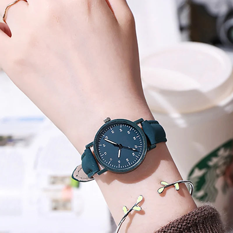 YIKAZE Women's Watch PU Leather Strap Women Quartz Watches Waterproof Round Dial Retro Bracelet Watch Ladies Girls Wristwatch