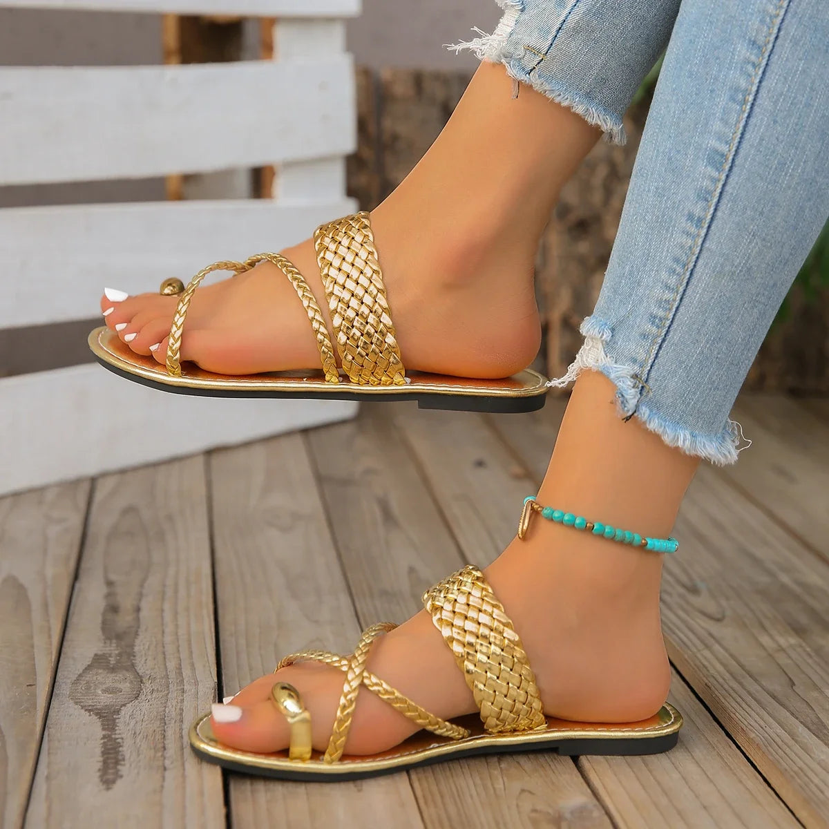 Fashion Slippers Gold Clip Toe Sandals Women Summer Flat Heels Beach Flip Flops Women Lightweight Outdoor Slippers Slides Women