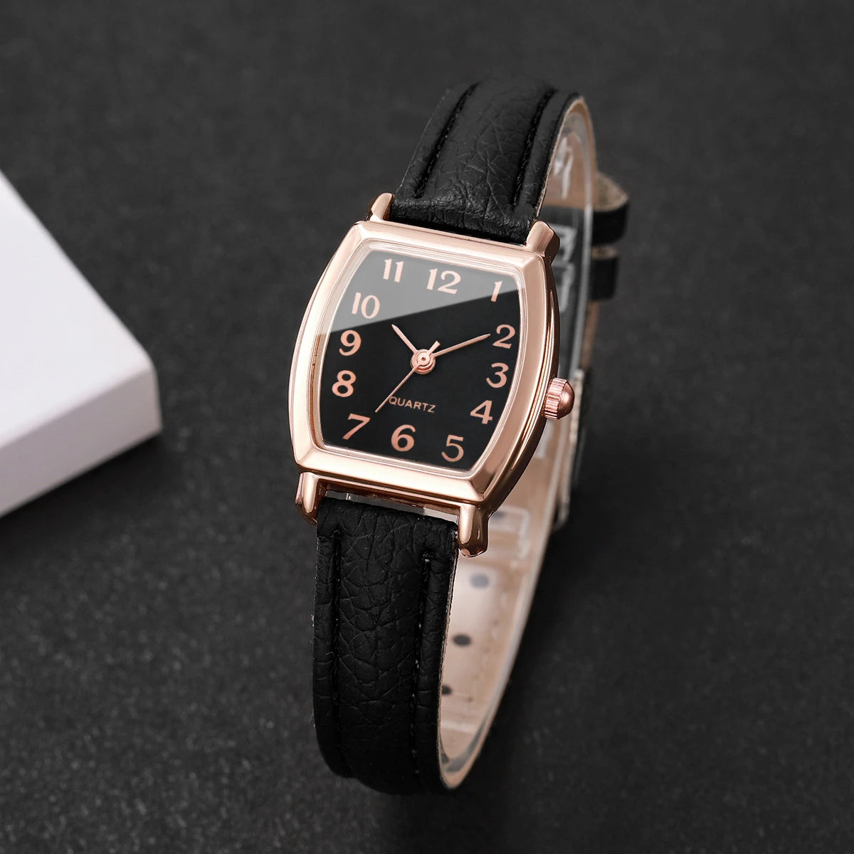 Elegant Tonneau Women Quartz Watch Leather Strap Arabic Dial Fashion Ladies Wristwatches Relogio Feminino（Without Box）
