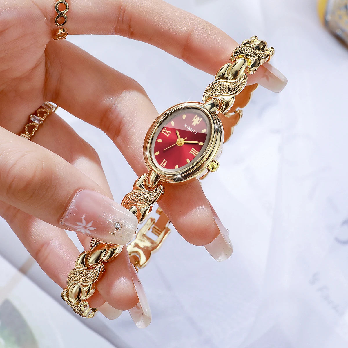 Luxury Gold Oval Women Quartz Watch Roma Dial Metal Bracelet Elegant Ladies Dress Wristwatch Clock Relogio Feminino（Without Box）