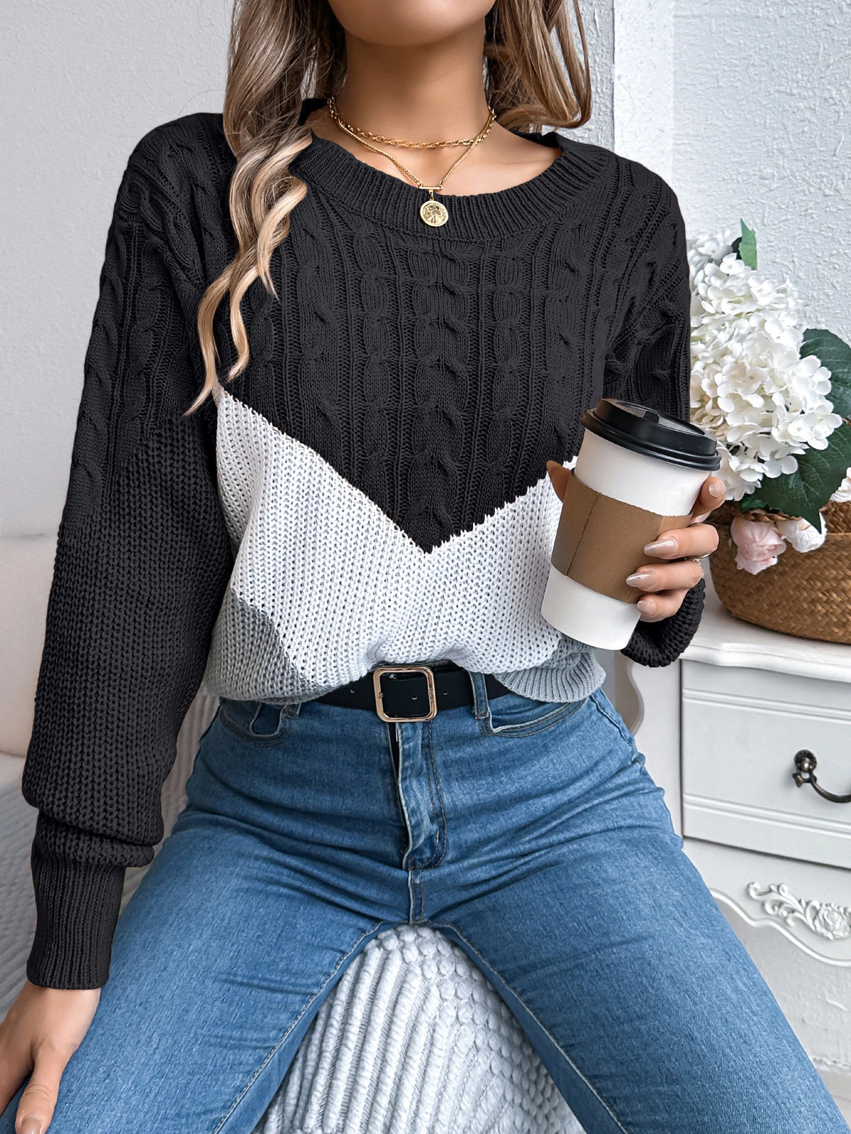 Autumn and Winter Casual Color Blocking Versatile Round Neck Long Sleeved Pullover Sweater for Women