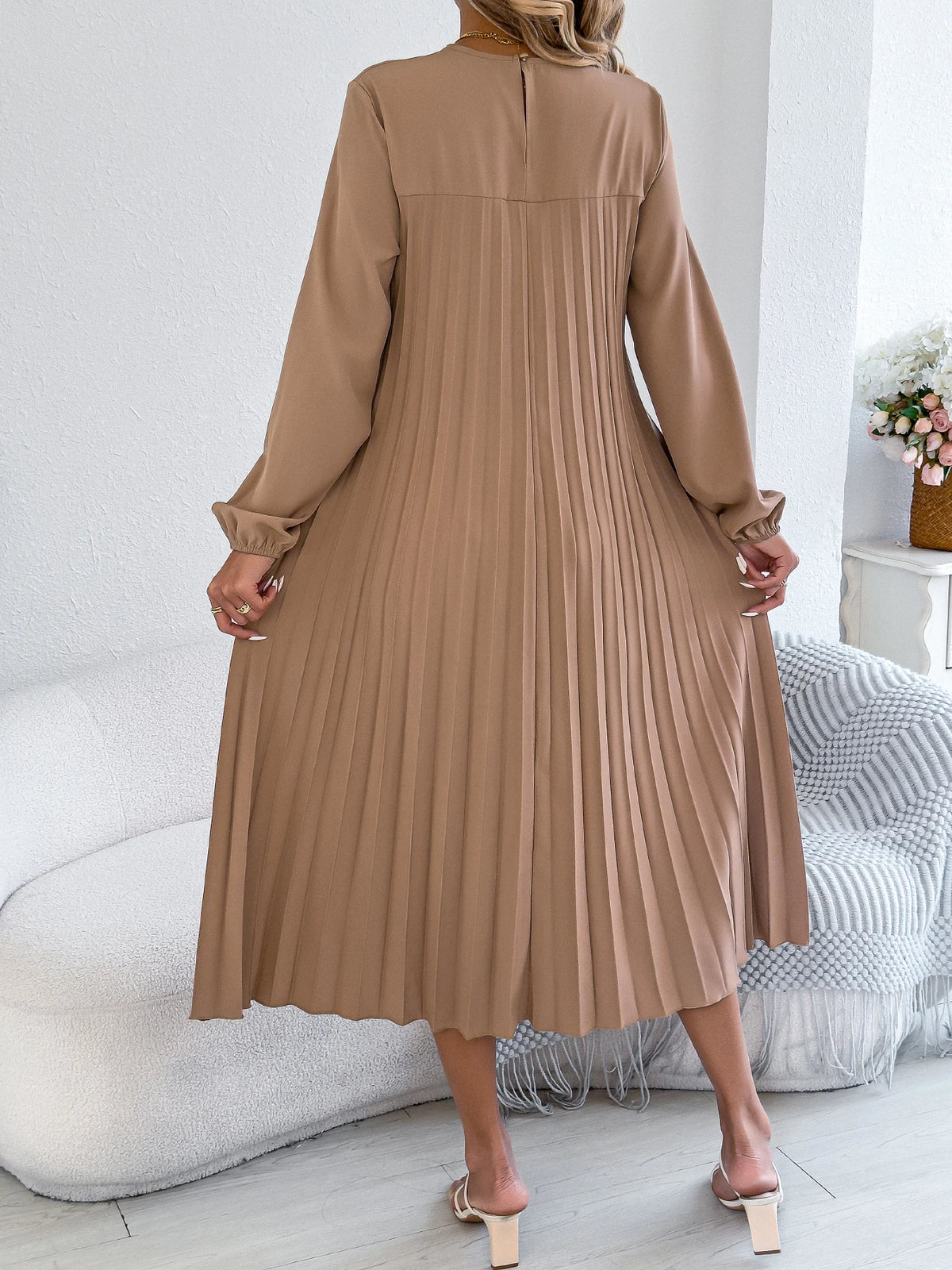 Women Elegant Dress 2026 Retro Solid Color Round Neck Long Sleeve Pleated Dress Without Belt 2026 Autumn Winter Khaki Green Red