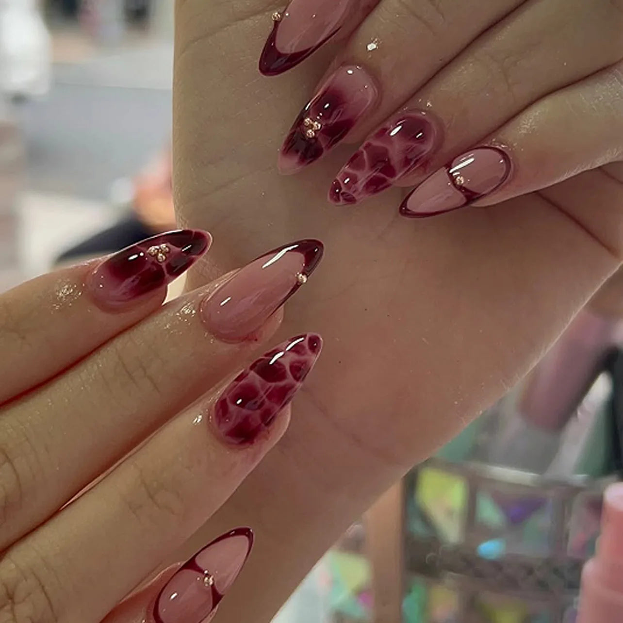 24Pcs Autumn Winter Matte Almond False Nails with Glue Rose Leaf Printing Nail Art Simple Full Cover Press on Acrylic Nails Tips