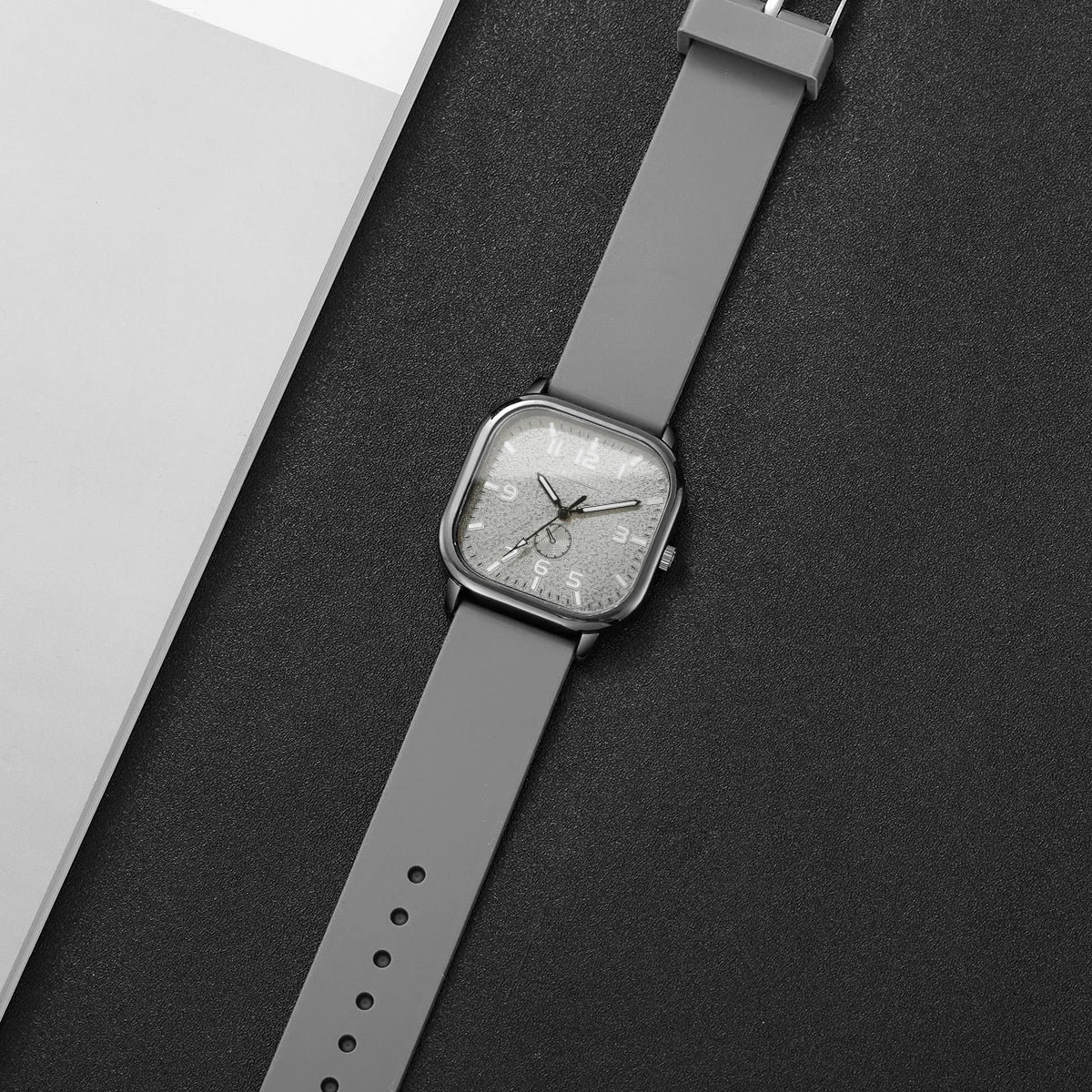 Fashion Square Women's Watch Casual Silicone Strap Quartz Watches Sports Wristwatch For Men Women Students（Without Box）