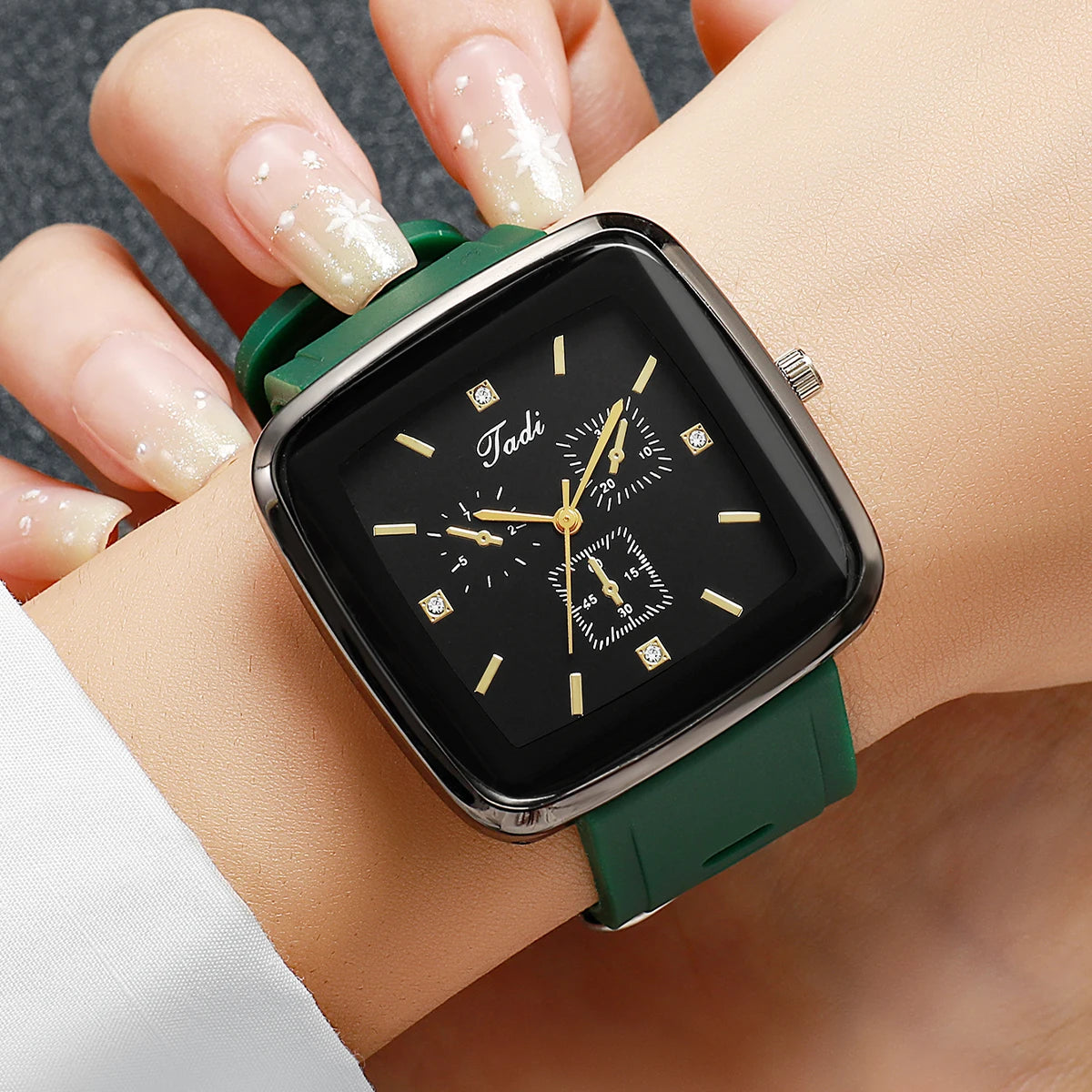 Fashion Square Women Quartz Watch Green Silicone Band Rhinestone Ladies Dress Wristwatches Clock Relogio Feminino (Without Box)
