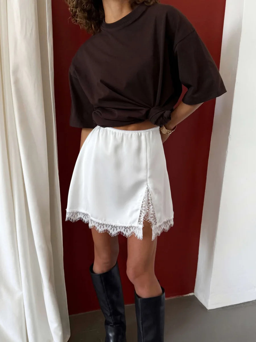 Chic Solid Lace Patchwork Slit Mini Skirt Lady High Waist Slim Fit Hip Hugging Short Skirts 2026 Women Casual Daily Office Wear