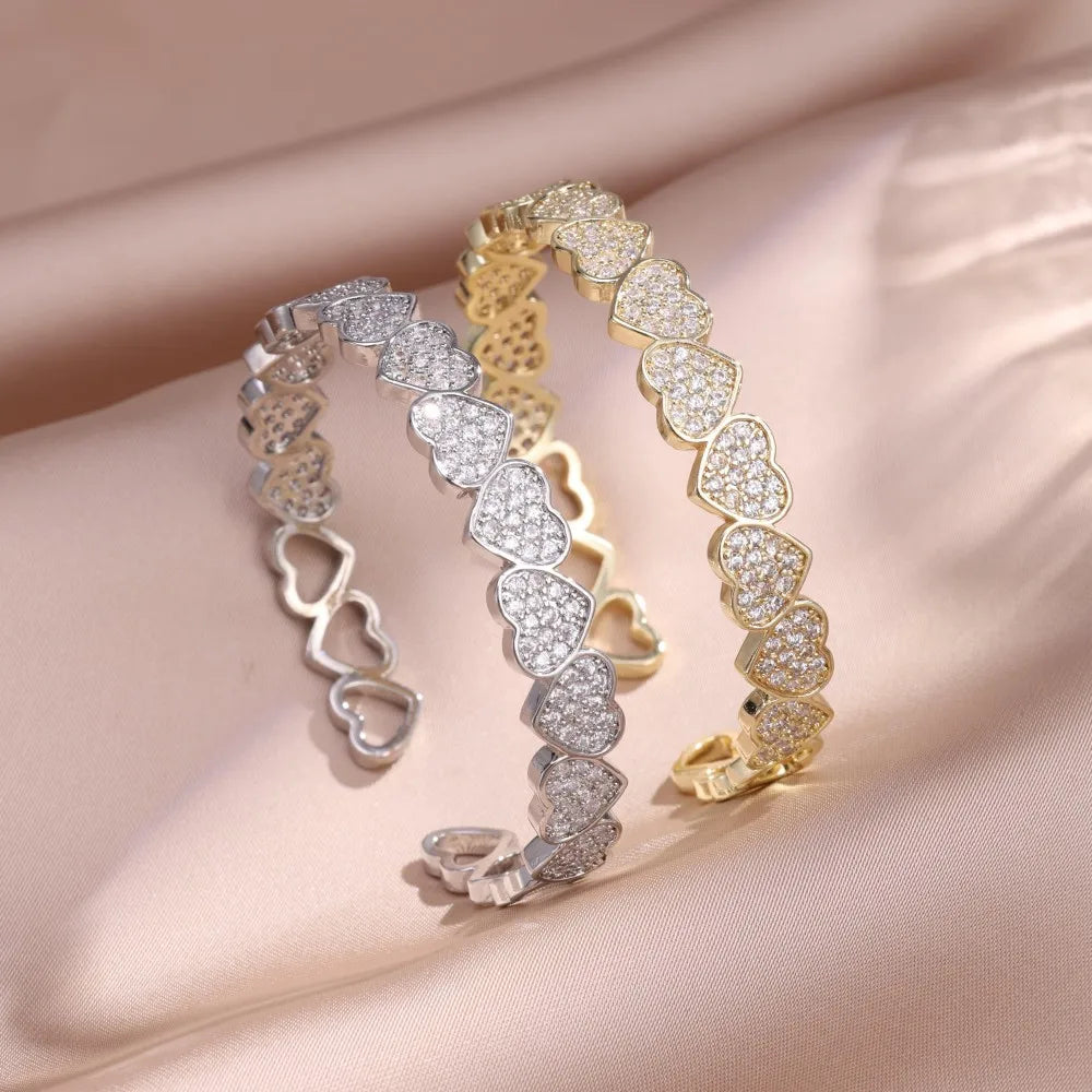 ZAKOL Shiny Zircon Heart-Shaped Open Bracelet Luxury Zirconia Fashion Personalized Wrist Jewelry Wedding Party Accessories
