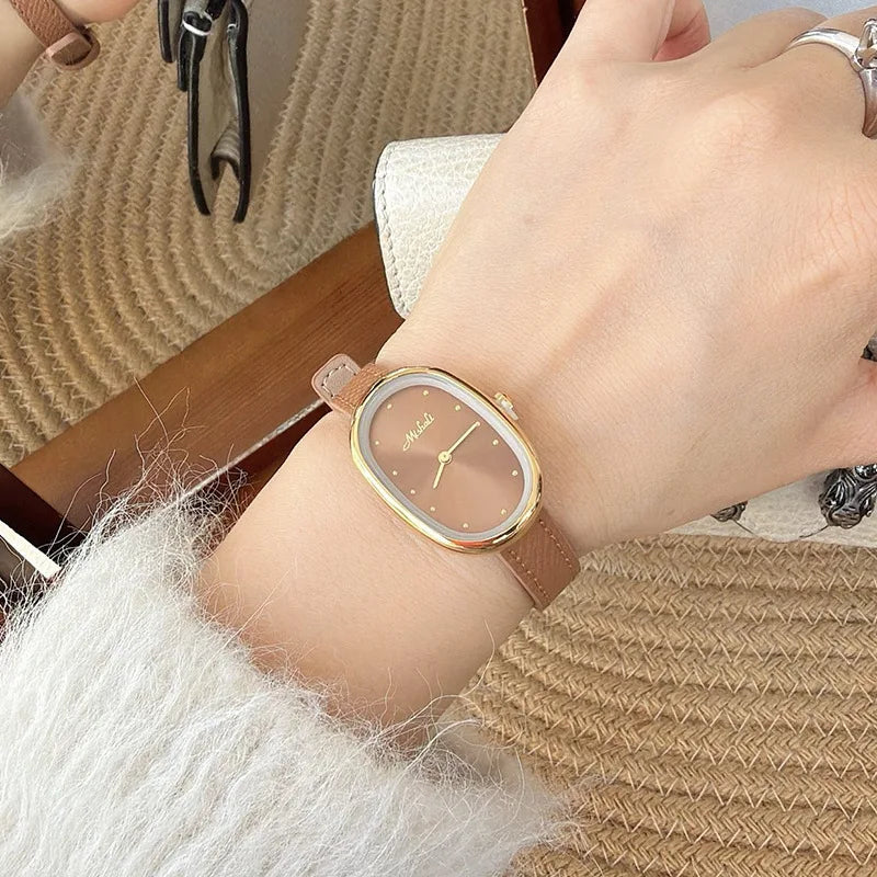 2026 New Luxury Red Lock Dial Women’s Watch – Quartz