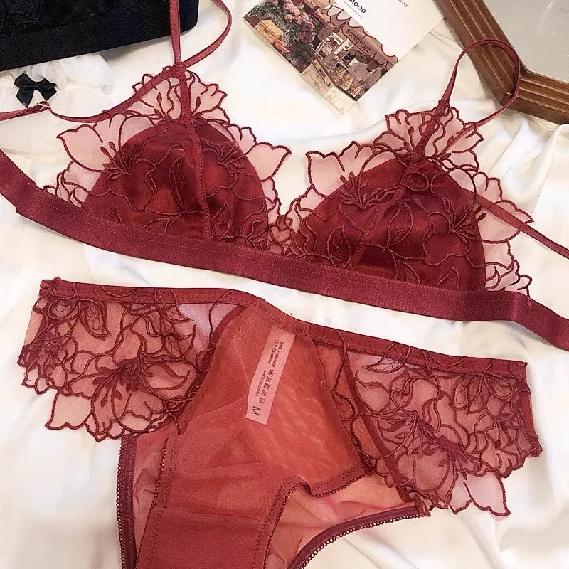Sexy French Lace Bralette & Underwear Set, Lightweight Wireless Triangle Cup Bra for Women, Pure Elegant Small Boobs S-XL MOYISU